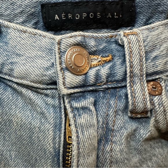 Aeropostale Mom Jeans Distressed Cropped Boot Cut Light Medium Wash 000 Regular - Picture 3 of 11